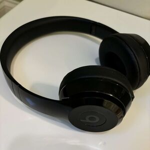 Lightly worn Beats Solo 4